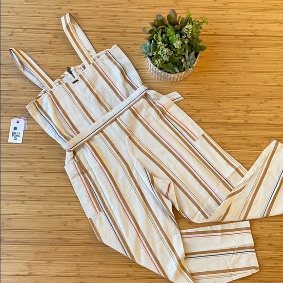 🔶🔸BILLABONG LIGHT THE NIGHT JUMPSUIT🔸🔶 - Picture 9 of 10